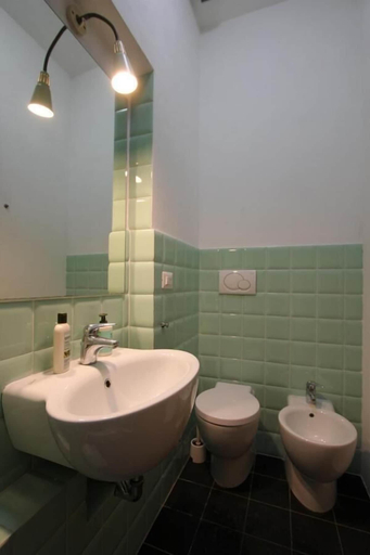 Bathroom 2, Barbadori Suite, Florence