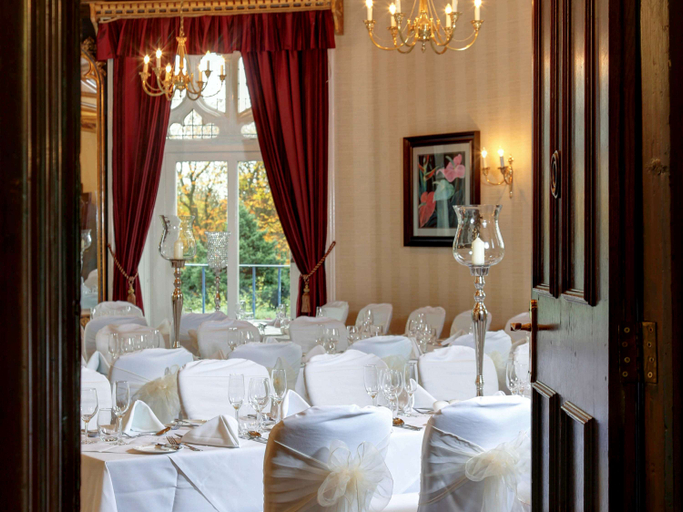 Food & Drinks 3, Mercure Sheffield Kenwood Hall & Spa, Sheffield