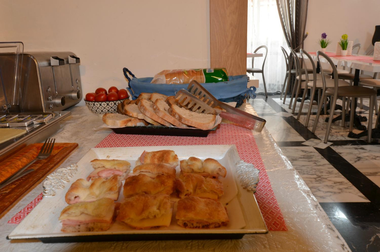 Food & Drinks 5, Notti A Roma, Rome