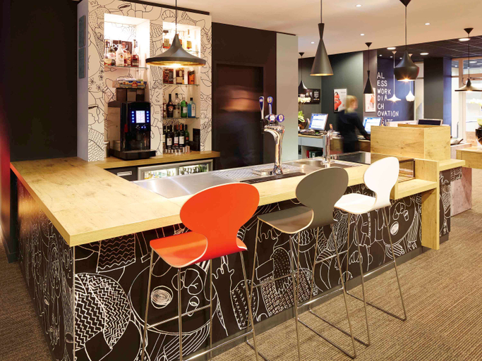 Food & Drinks 4, ibis Reading Centre, Reading