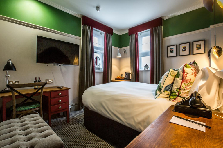 Bedroom 2, Orange Tree, London