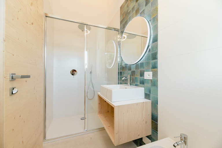 Bathroom 3, Garni Aurora Bed and Breakfast, Trento