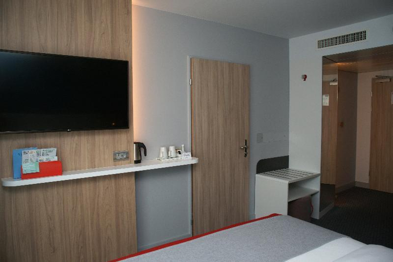 Bedroom 15
