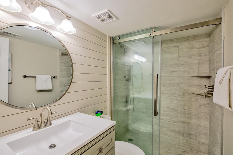 Bathroom 4, Seascape 22a- Hello Sunshine, Walton
