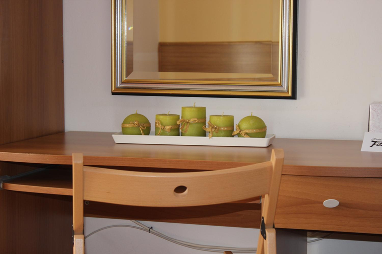 Others 4, Albergo Filietto, Piacenza