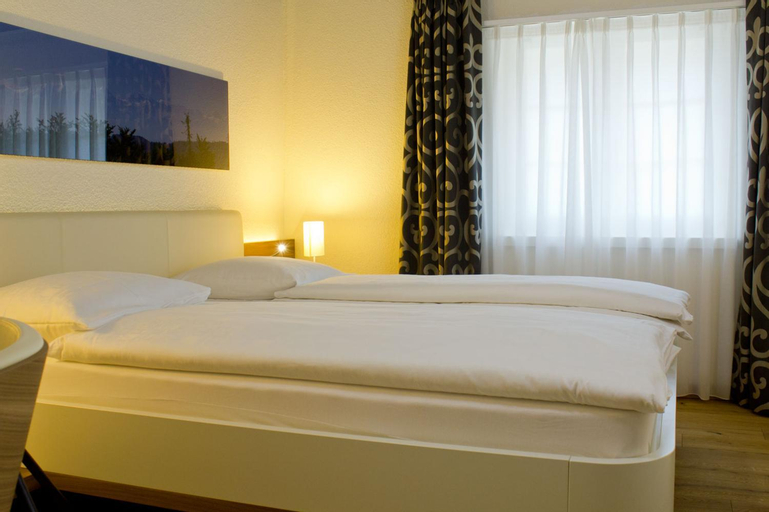 Bedroom 4, Hotel-Restaurant du Cerf, Courtelary