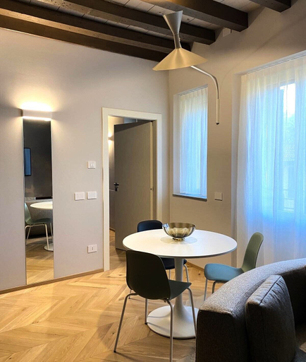 Others 4, One bedroom apartment- Bandello 22, Milano