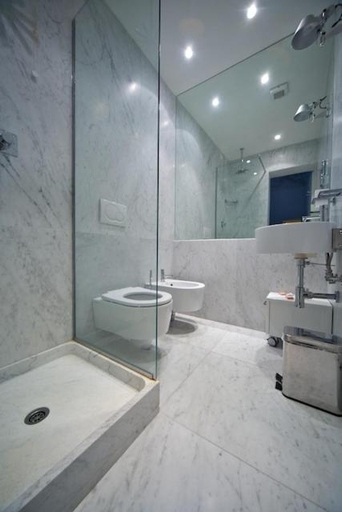 Bathroom 19