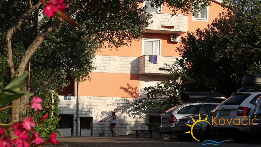 Others 2, Apartmani Kovacic, Pašman