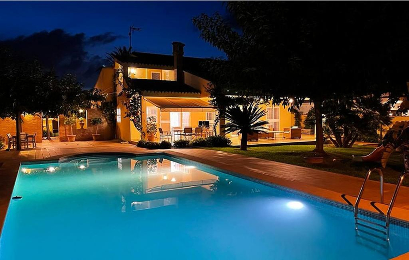 Sport & Beauty 2, Agradable Villa junto al mar con piscina, Valencia