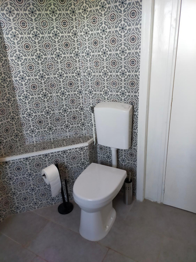 Bathroom 2, Chambre d'hotes Se Sentir Libre Noisette, Creuse