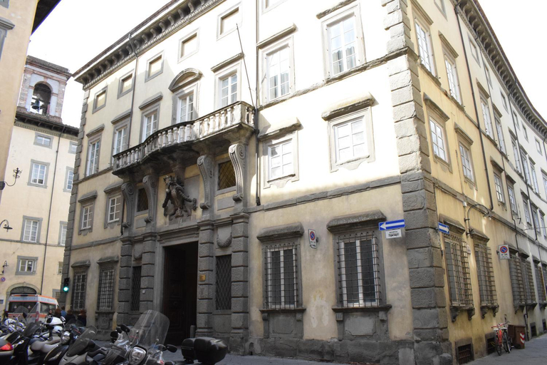 Palazzo Tucci Apartments, Lucca