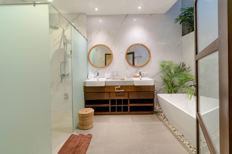 Bathroom 29