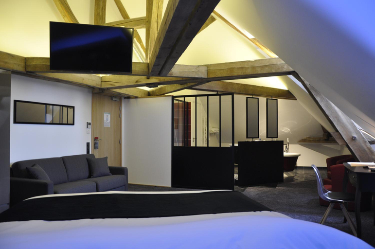 Bedroom 2, Les Tonnelles, Aube