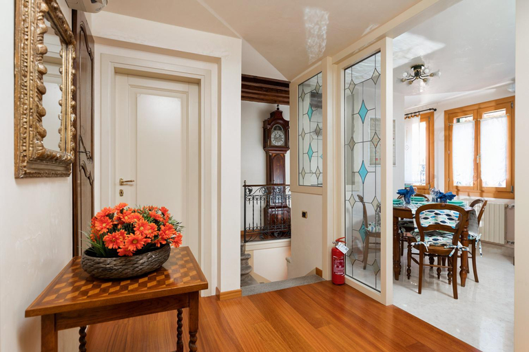 Others 5, San Marco Apartments Steps from St Mark's Square- VHA Collection, Venezia