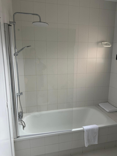 Bathroom 2, Hotel Vanity, Zamora