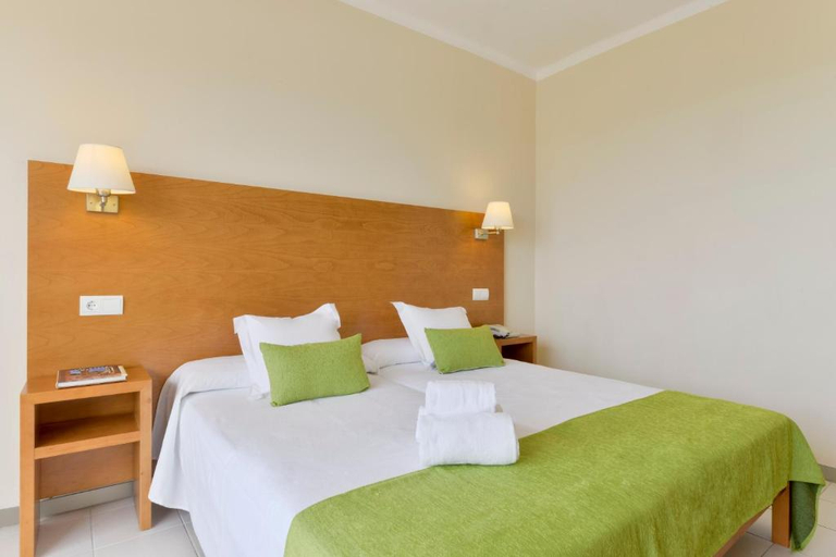 Bedroom 3, Amazonas, Baleares