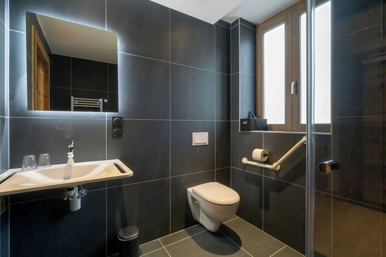 Bathroom 4, Hostellerie du petit Saint Bernard, Savoie