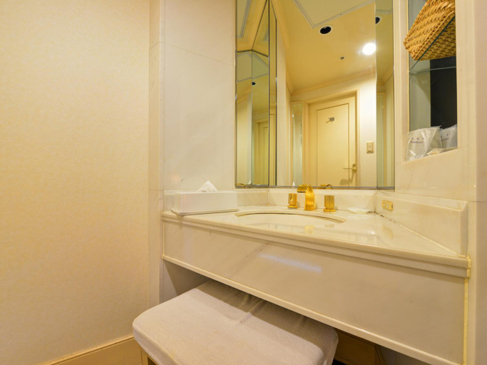 Bathroom 5, Cocopa Resort Club, Tsu