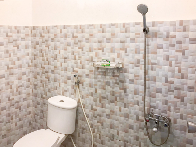 Bathroom 3, Villa Bunga Guest House RedPartner, Malang