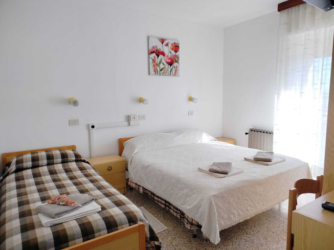 Bedroom 2, hotel Veles, Bologna