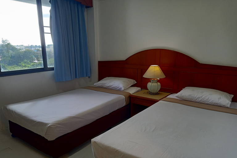 Bedroom 5, Phayao Northern Lake Hotel, Muang Phayao