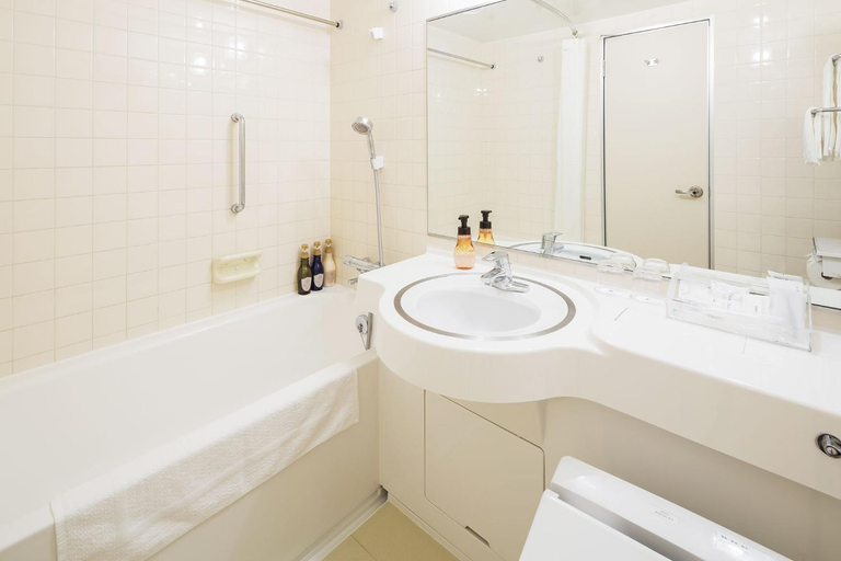 Bathroom 5, Art Hotel Ishigakijima, Ishigaki