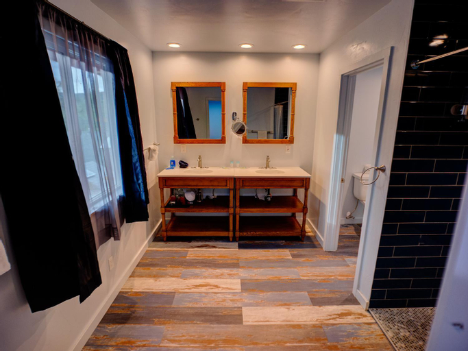 Bathroom 8