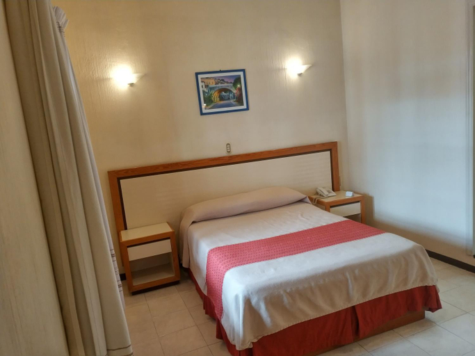Others 5, Hotel Ferri, Del Centro