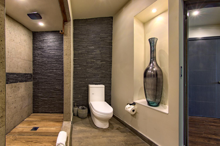 Bathroom 4