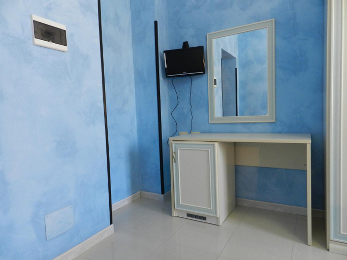 Bathroom 9