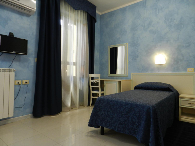 Bedroom 13