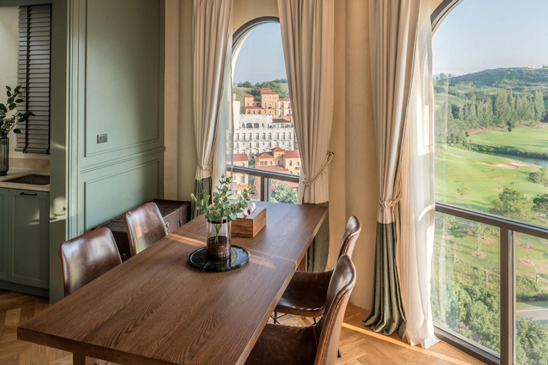 Dining Room 11