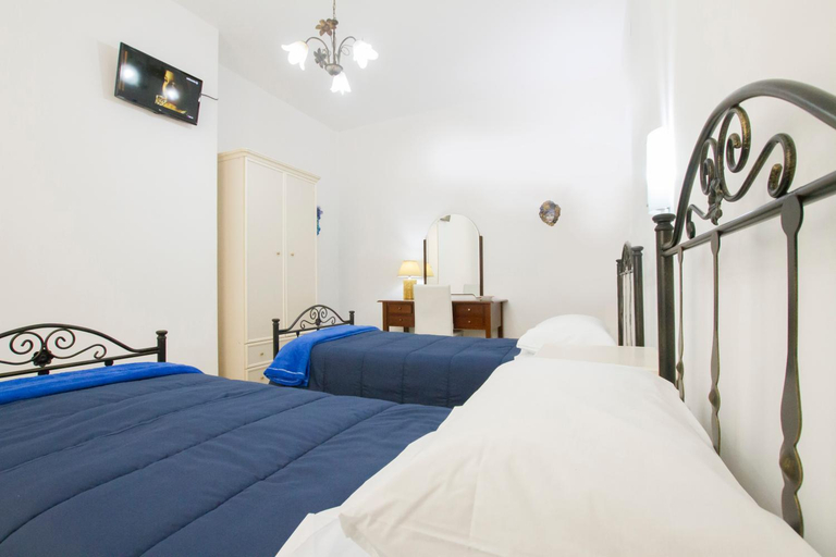 Others 4, Le Maschere B&B, Taranto
