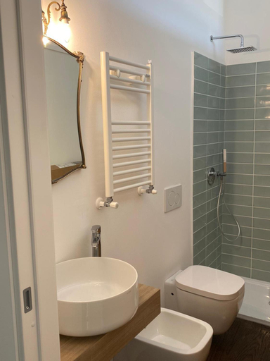Bathroom 2, Ortigia Twin Rooms, Syracuse