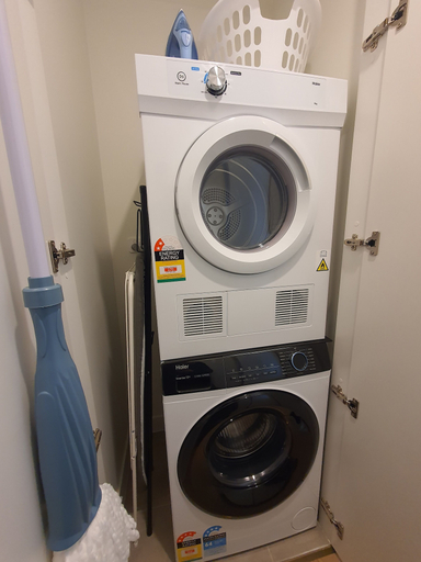 Bathroom 3, Melbourne Corporate Apartments - King Street, Melbourne