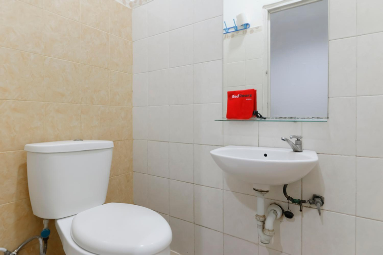 Bathroom 14