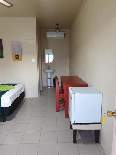 Others 2, Transit Motel, Aana Alofi III