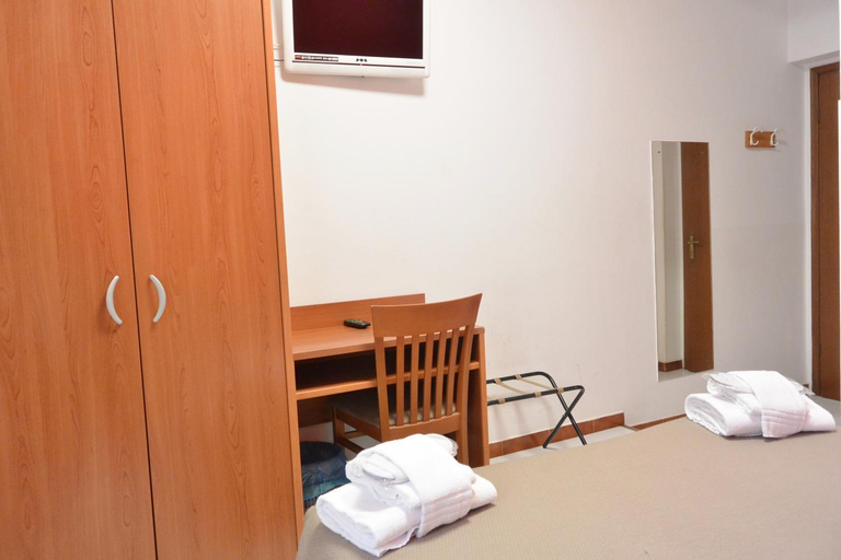 Bedroom 3, Hotel Trentina, Milano