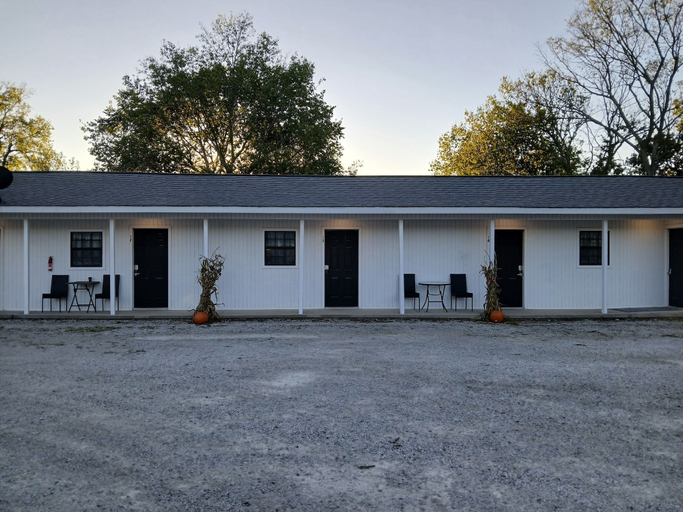 Exterior & Views 1, Whitetail Inn, Chautauqua