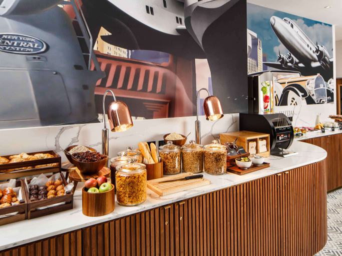 Food & Drinks 5, ibis Styles London Heathrow East, London