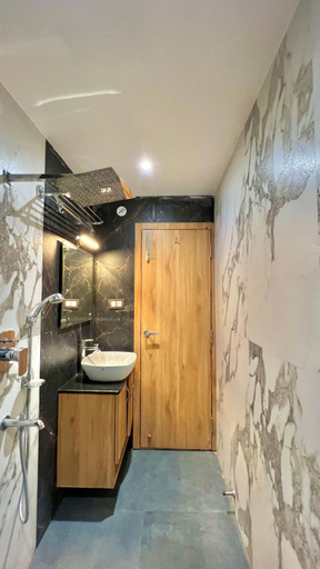 Bathroom 3, THE MAGNUM, Deoghar