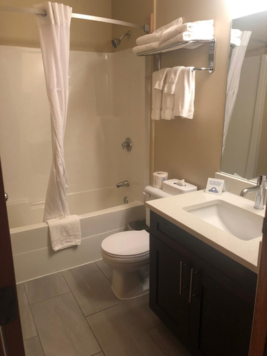 Bathroom 4, Days Inn By Wyndham Hinton, Division No. 14