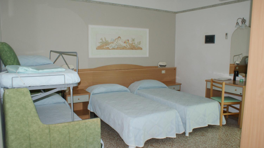 Bedroom 2, Hotel Katia, Forli' - Cesena