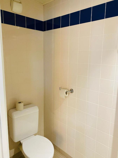 Bathroom 4, ibis budget Caen Centre Gare, Calvados