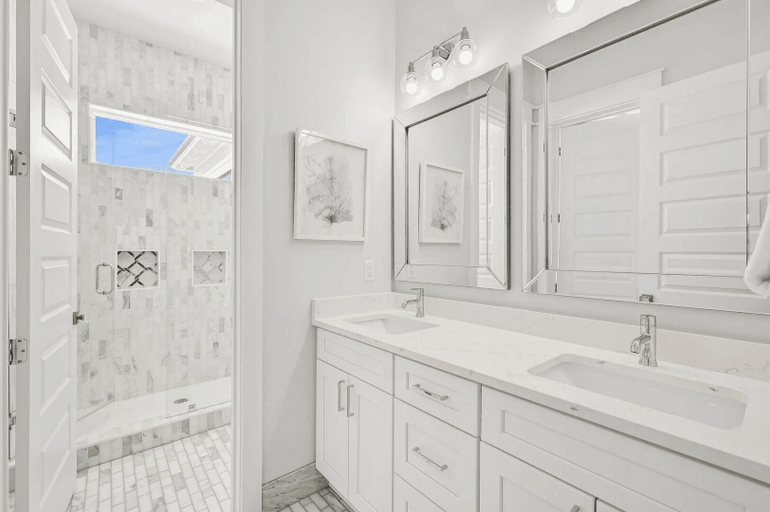 Bathroom 4, Alibi 30A by Avantstay 6bdr, Private Pool, Steps to Beach, Walton