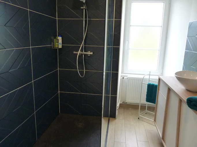 Bathroom, chateau de Craon, Ille-et-Vilaine