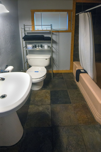 Bathroom 3, Rustic Inn, Hubbard