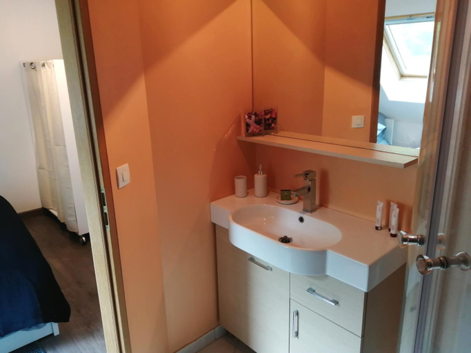 Bathroom 2, Le Clos de la Commanderie, Indre-et-Loire