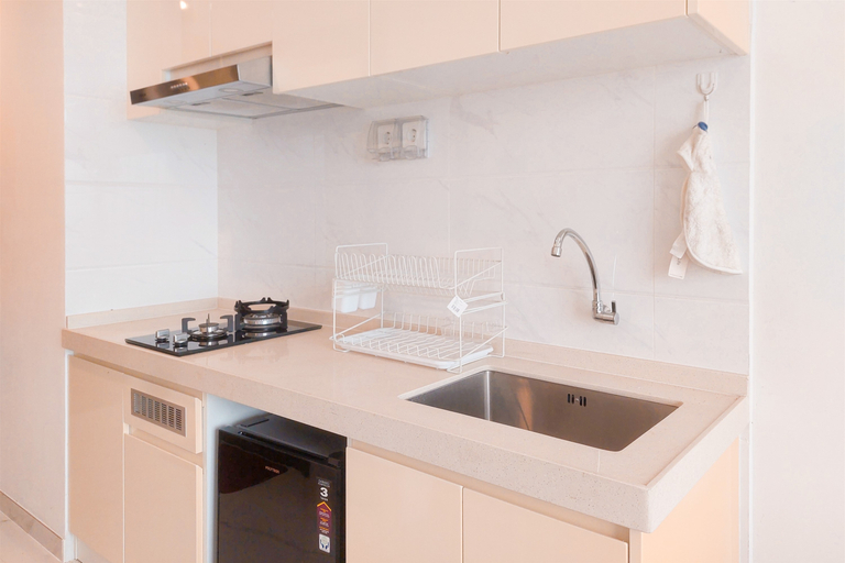 Others 2, Charming and Cozy Studio Apartment at Sky House BSD By Travelio, Tangerang Selatan